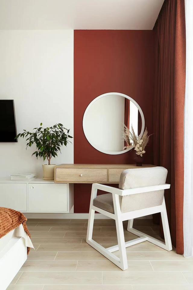 45㎡独享蜗居,大胆的砖红色和木纹砖,点亮有归属感的一室小屋