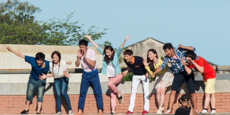 杨超越|从“一夜爆红”到“日渐没落”，于文文该怪谁呢？