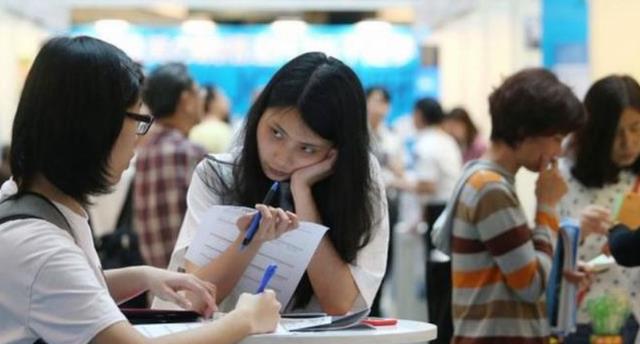 辅警|年薪制辅警迎来招聘，一年15万，大专生也可报名，学子们要注意了