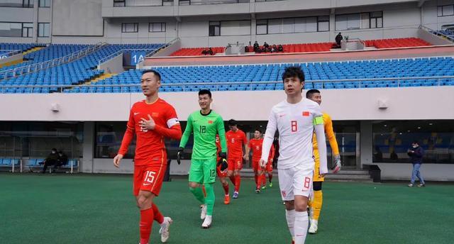 李霄鹏|从2-0到3-2！中国队稳了，李霄鹏：死守到底+两翼齐飞，重用阿兰
