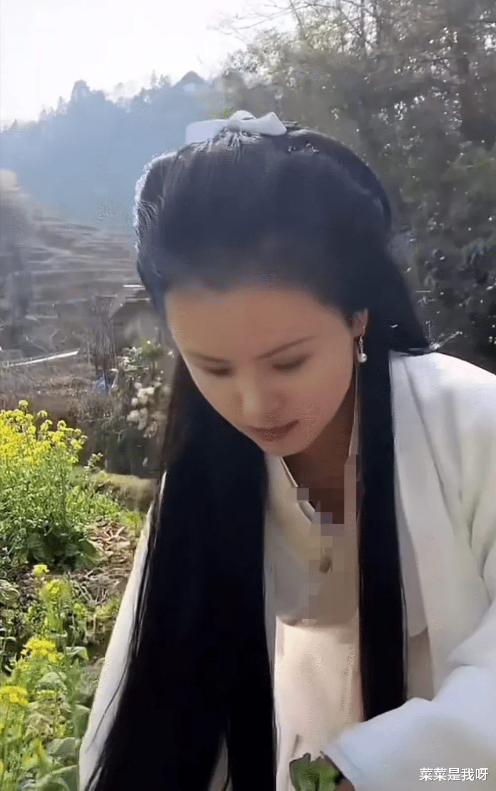 小龙女|贵州女孩痴迷于模仿李若彤版小龙女，侧脸看相似度超99.9%