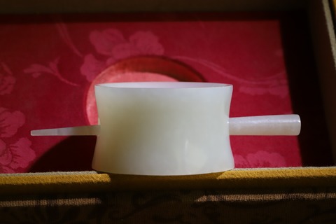 和田玉籽料|和田玉籽料“白玉发箍”