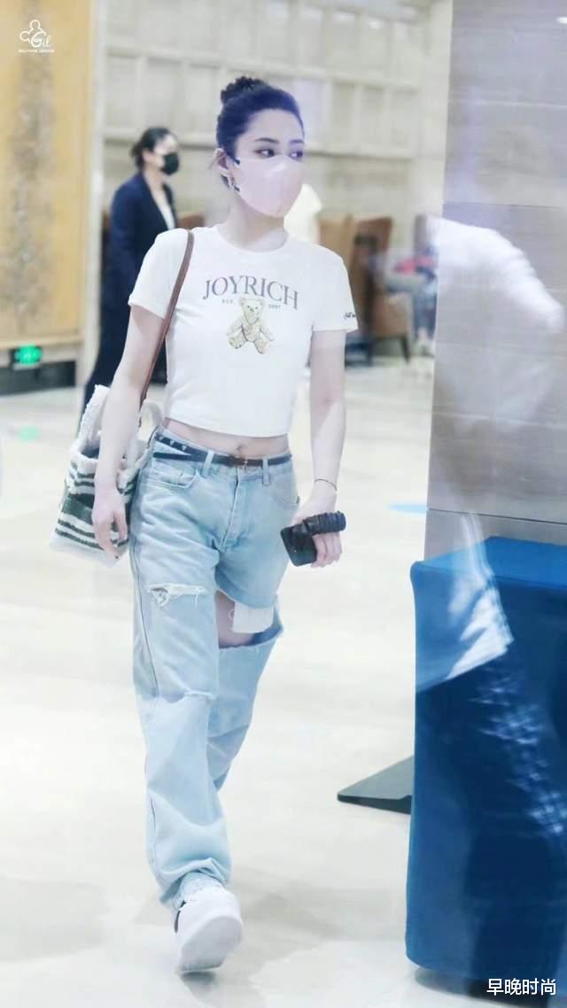 阿娇现在有多瘦?看到她的背影都不敢认,网友表示:这不是阿娇吧