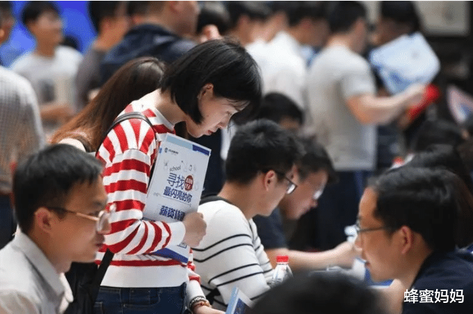 大学生|公务员考试不易，文科生却成“小能手”，这4个专业更能轻松上岸