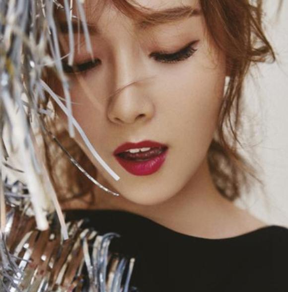 郑秀晶|郑秀晶晒出童年照,为姐姐郑秀妍庆生,小时候两人镜头感超强