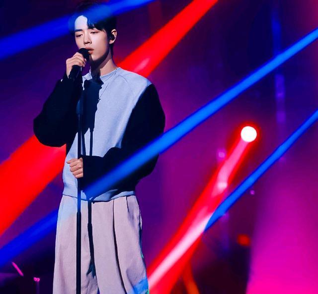 肖战|导演发文评价演员肖战，未来会有印象深刻的角色，目前演技不在线