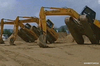 “在老家盖的房子已经完工了,可总觉得哪里不对劲...”这阳台