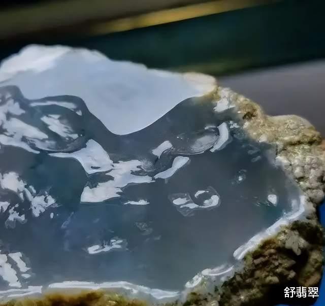 翡翠|翡翠原石的砂粒表现决定了翡翠的好坏