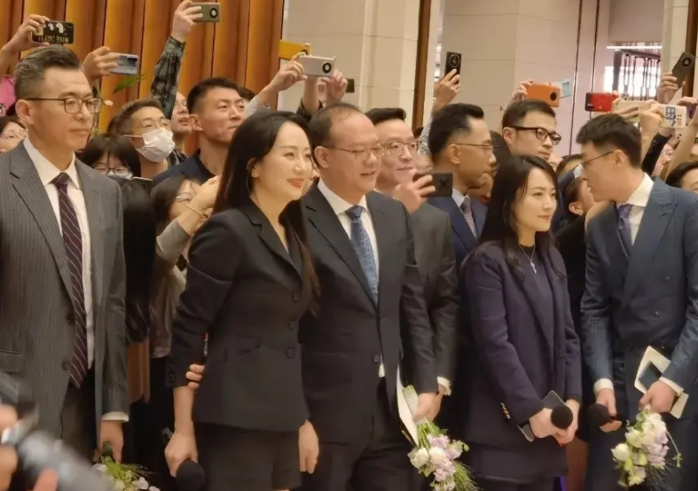 青岛市|孟晚舟成为华为的一把手,任正非果然反悔了,这其中发生了什么
