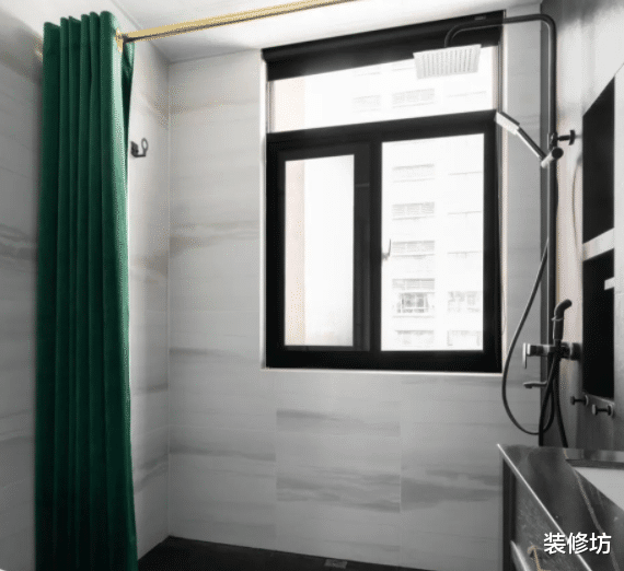 南方和北方生活差异有多大?从卫生间就看得清清楚楚,太真实了