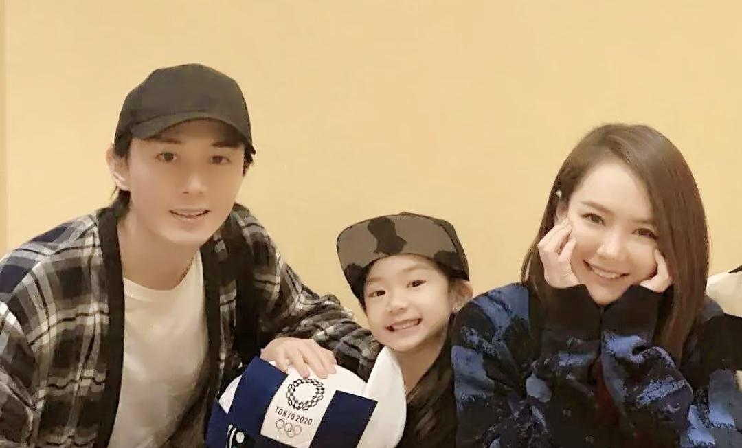 戚薇|戚薇产后首晒近照，身材已恢复到产前状态，住豪华月子中心超幸福