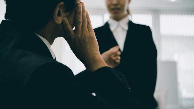 灰色地带|“酒局陪酒,宾馆私谈”:灰色地带下数亿职场女性难以启齿的痛