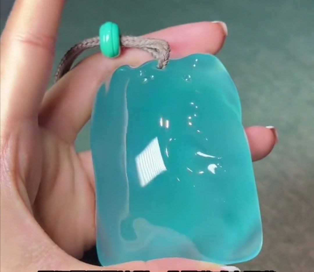 宝贝|蓝色翡翠是什么？
