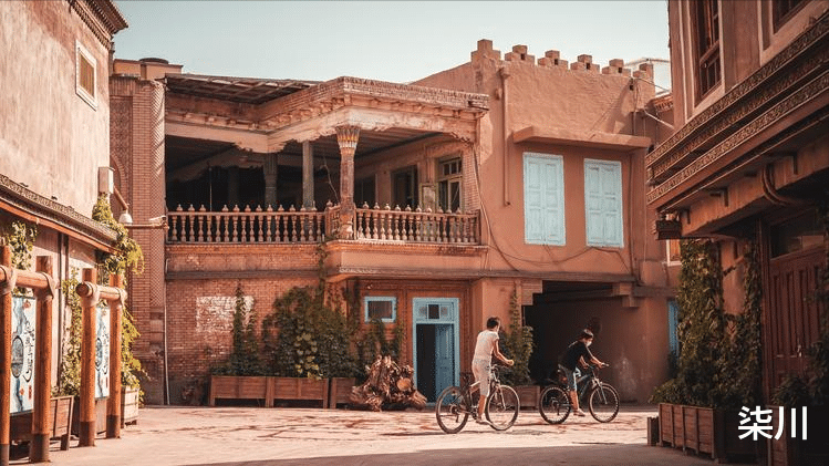 新疆维吾尔自治区|第一次到新疆,应该如何选择?究竟是南疆好玩还是北疆值得?