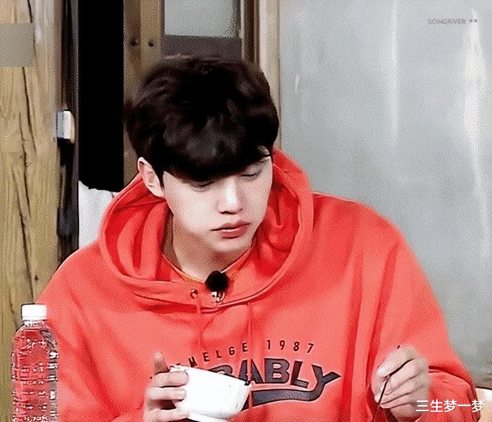 |日网票选最令人惊讶能双手并用的韩国男星TOP5，左撇子右手也灵巧