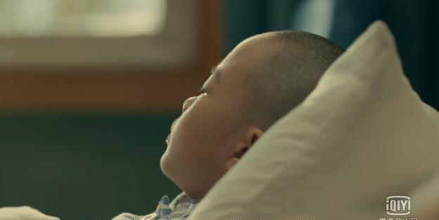 侯耀华|《亲爱的小孩》被病情拖垮，禾禾再次沦为亲情牺牲品，让人破防！