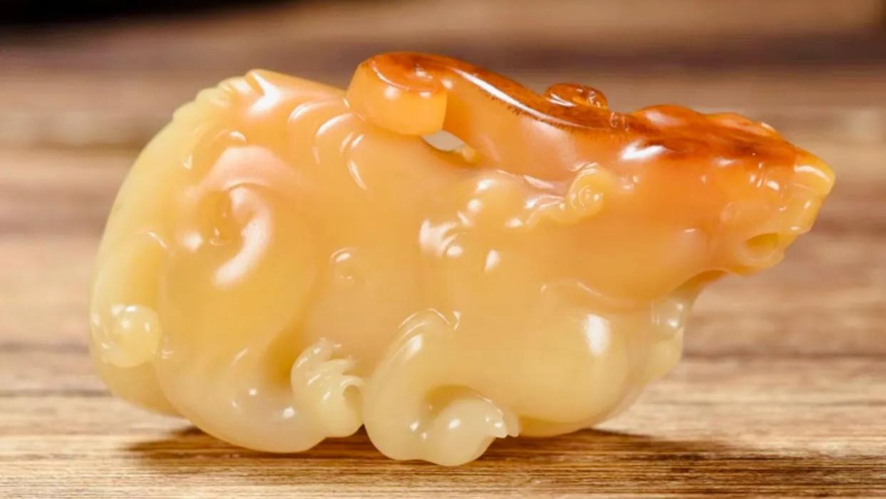 雕刻|单品单件还是完美无缺？和田玉切料与独籽哪种更有收藏价值？