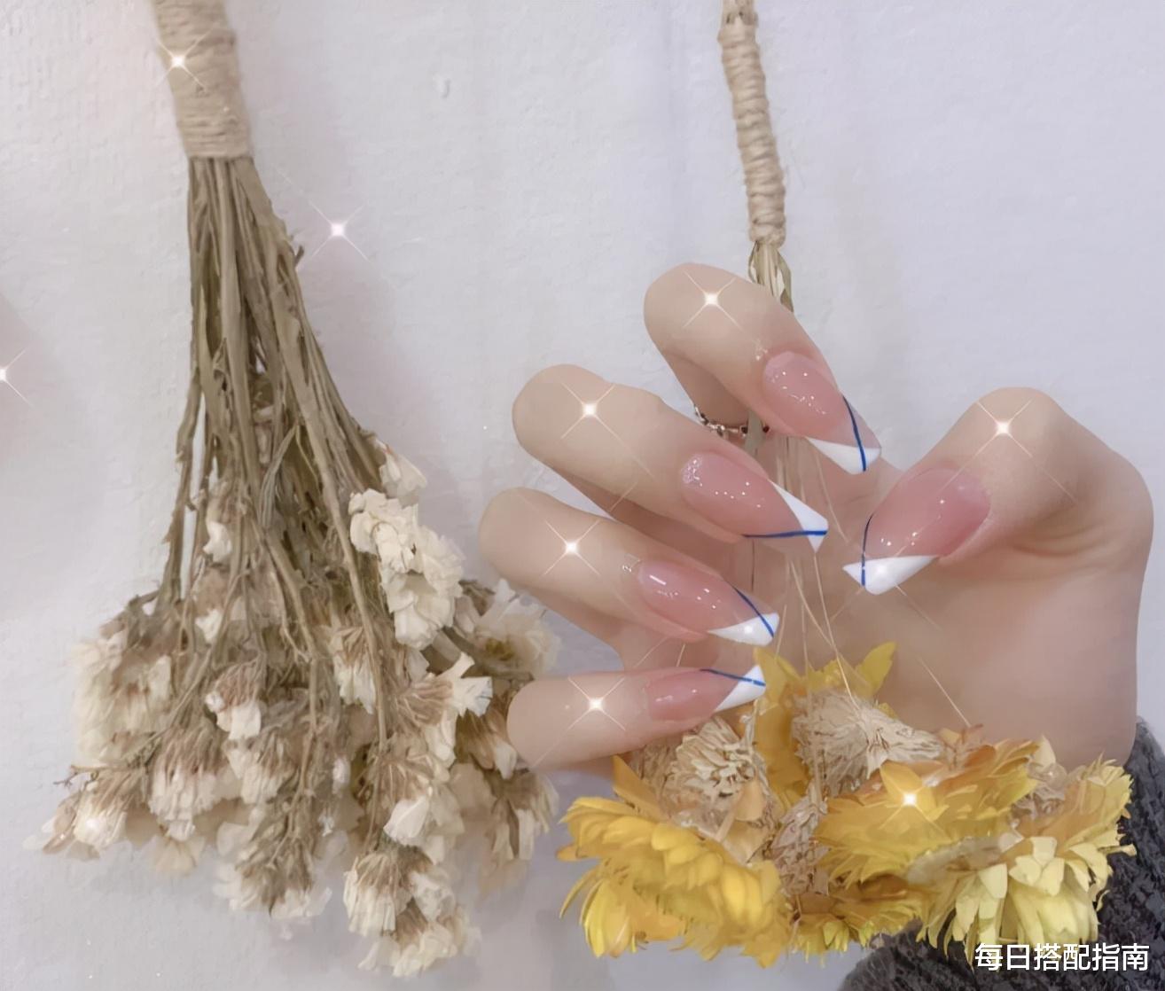 鸡蛋饼 别再拿网图去找美甲师了,学会这样选美甲款式,让你精致到骨子里