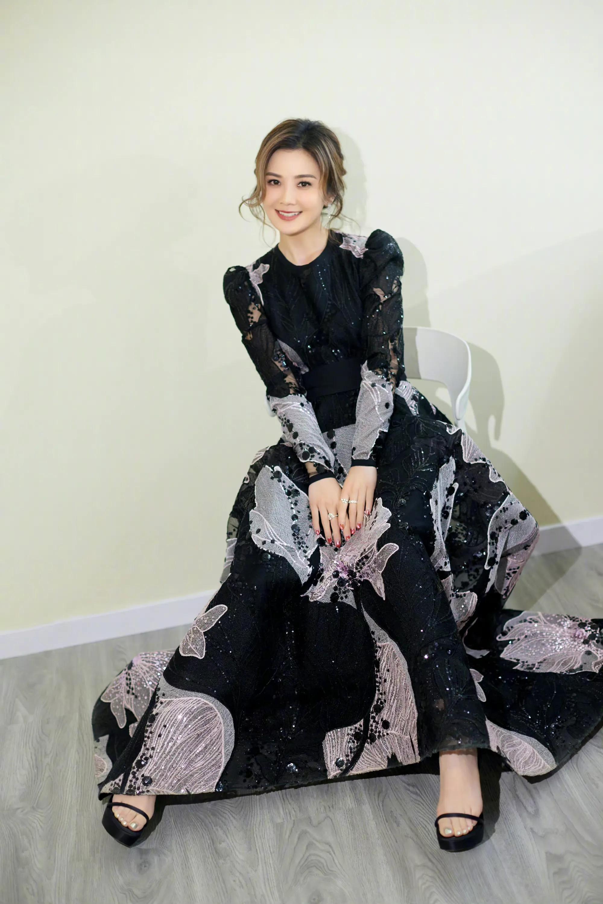 阿娇|Twins晒合照姐妹同框情深惹人羡