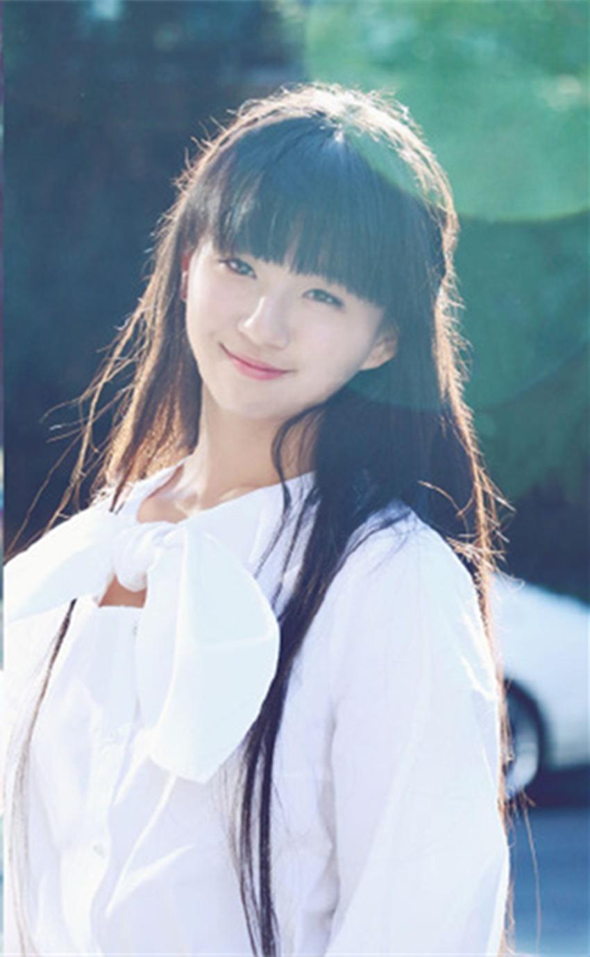 杨丽萍|杨丽萍在老家大摆家宴,仨姐妹共用一张脸,曾强调吃素却满桌鱼肉!