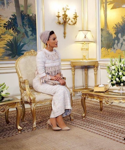 现代版《延禧》璎珞传!她由囚犯之女变太后并经营出全球最富王室