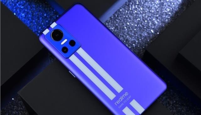 realme|值得吗？150W新机开卖，12+256G才是2799元，高了还是低了？