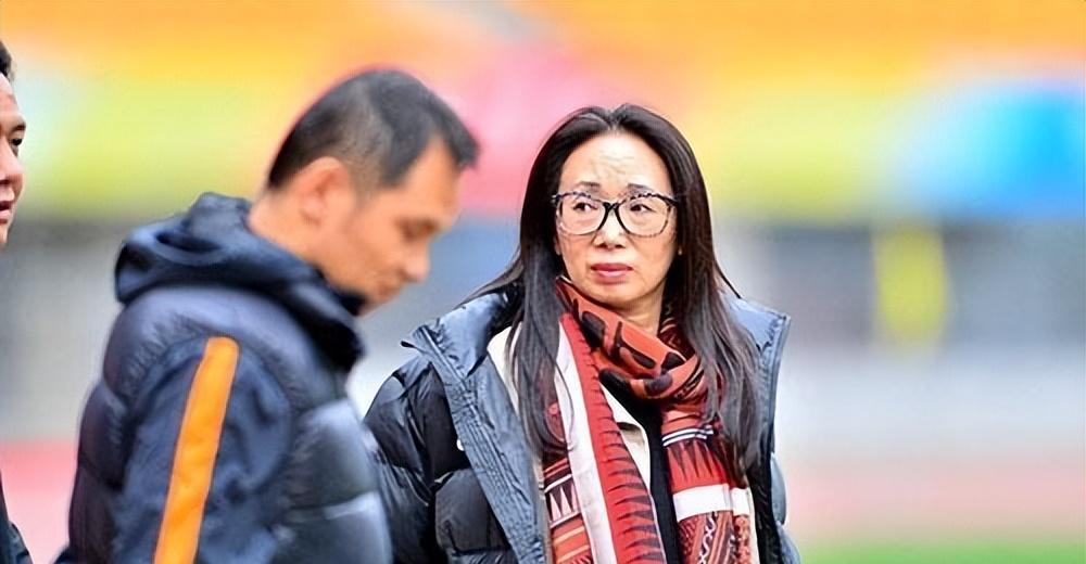 黑龙江女首富戴秀丽,身价95亿却惨遭离婚,丈夫:不喜欢太富裕