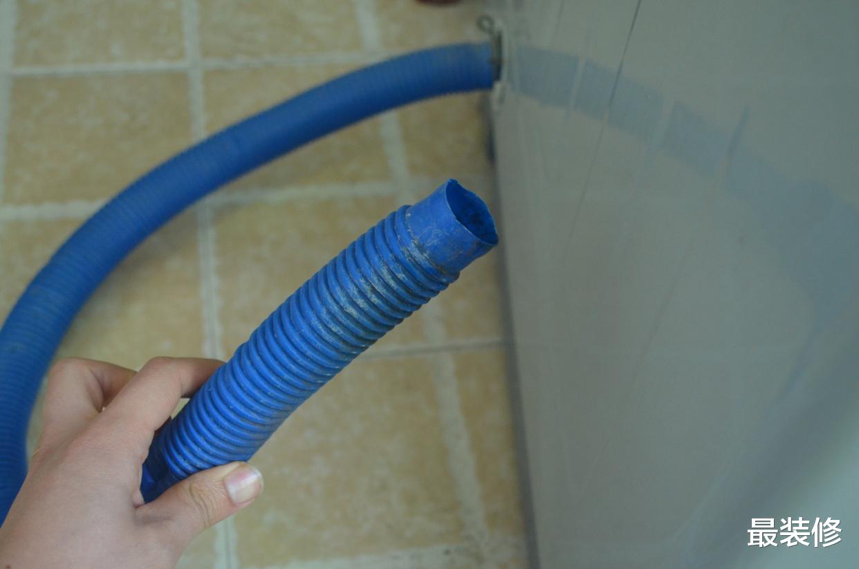 洗衣机排水管要不要插地漏?很多人做错,难怪家里臭烘烘