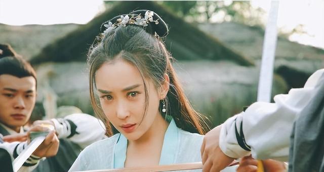 杜若溪|杜若溪直播带货遭质疑，情绪崩溃当场落泪，心酸求网友手下留情