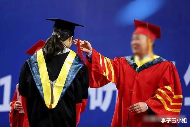 大学生|研究生学历越来越成为入职的起步门槛，职场这么内卷，该怎么办？