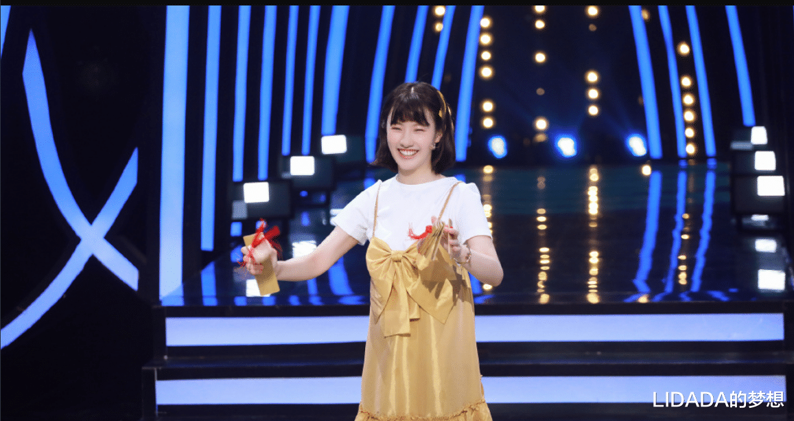 萧芳芳|《玫瑰之战》滤镜磨皮严重,四大玫瑰原本很惊艳,可惜全被毁了