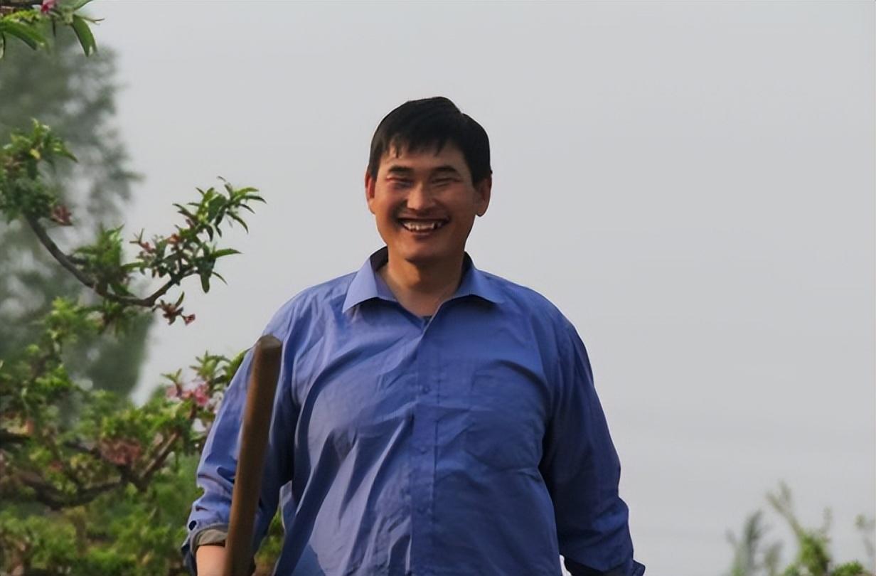 毛晓彤|8位出身贫寒的明星:如今个个都大红大紫,是金子总会发光