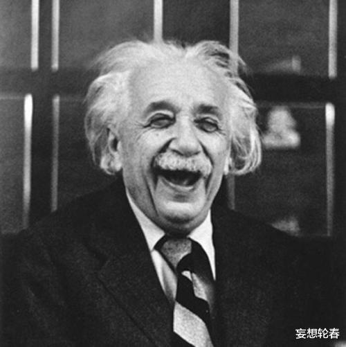 看到爱因斯坦的鞋子后，我们才明白，为什么课本上只有他的半身照