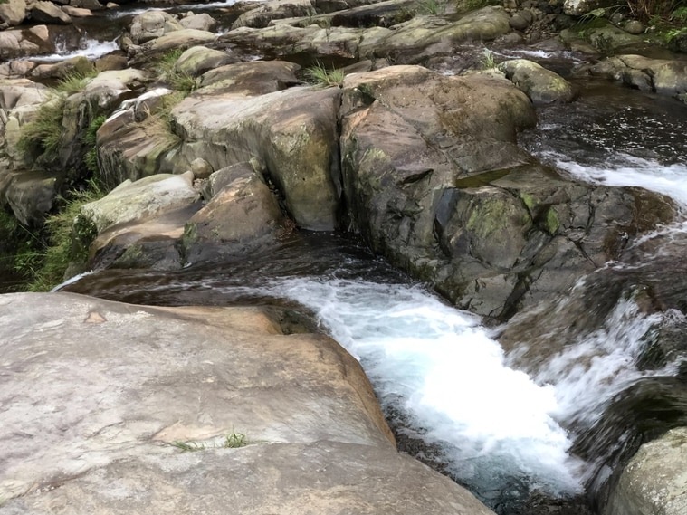 炎亚纶|《初拥》剧组人员坠亡，炎亚纶联合女主罢工：不给交代就停止合作