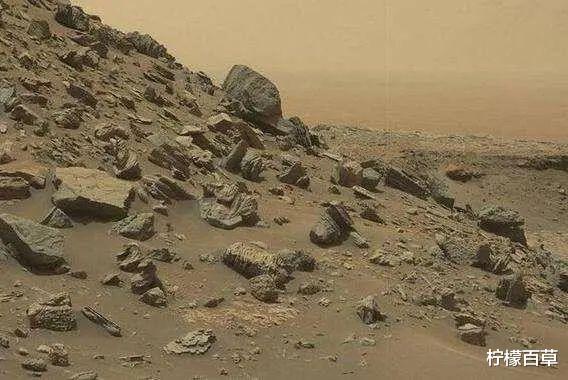 科学家发现火星神秘巨洞,两年开启一次,或解开液态水消失之谜