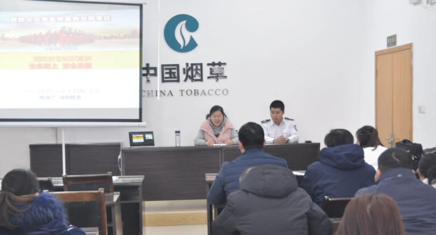 烟草局职工晒收入,看到工资条上面的数字,网友评论一个比一个酸