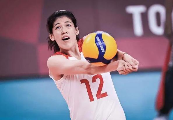 利物浦|女排主攻5进4！李盈莹王云蕗位置稳固，吴梦洁王逸凡金烨争两席