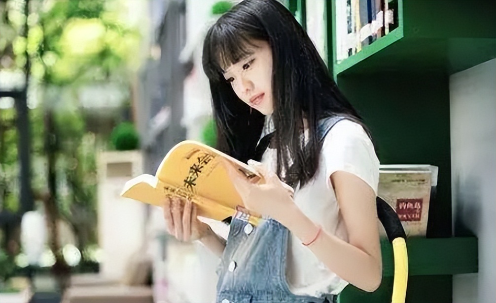 00后|00后初入职场，一组“梗图”对比毕业前后状态，一整个人笑不活了