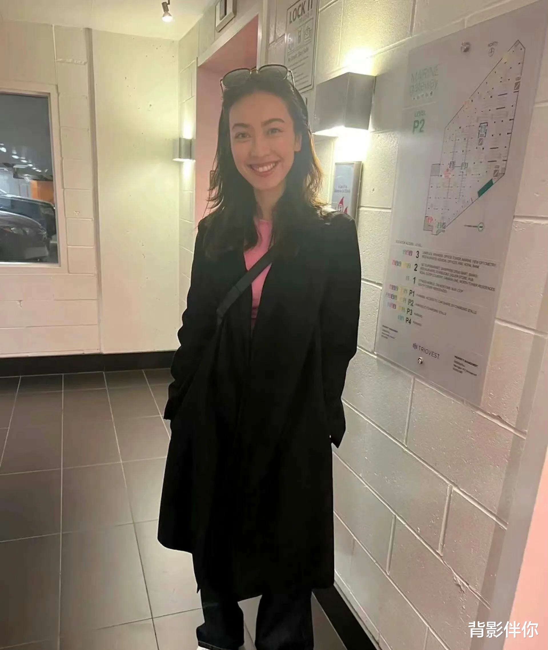 朱千雪|TVB前港姐国外探亲被偶遇！高挑身材被拍成1米5，离巢后已转行