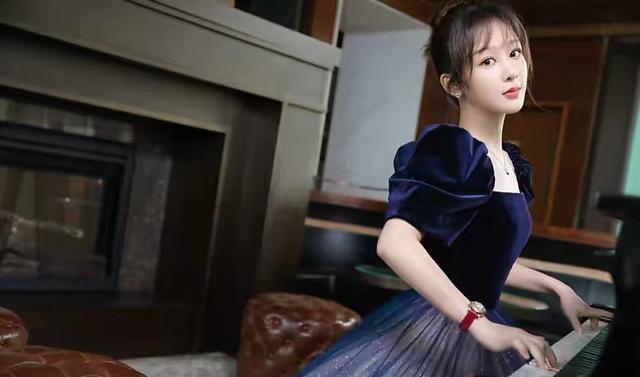 杨紫|杨紫网名叫什么？古早网名文艺范十足，“小猴紫”性格像向日葵