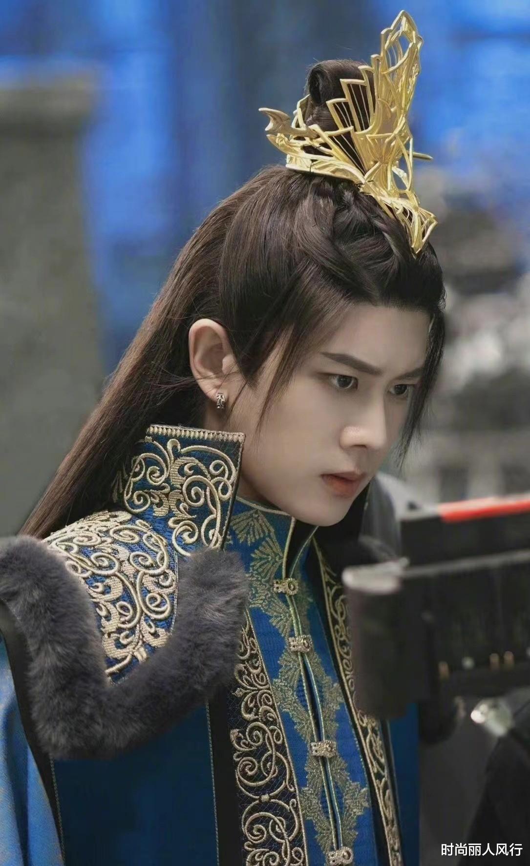 迪丽热巴|热巴任嘉伦恋爱氛围感封神！吻戏海报首曝光，任嘉伦绝美热巴更帅