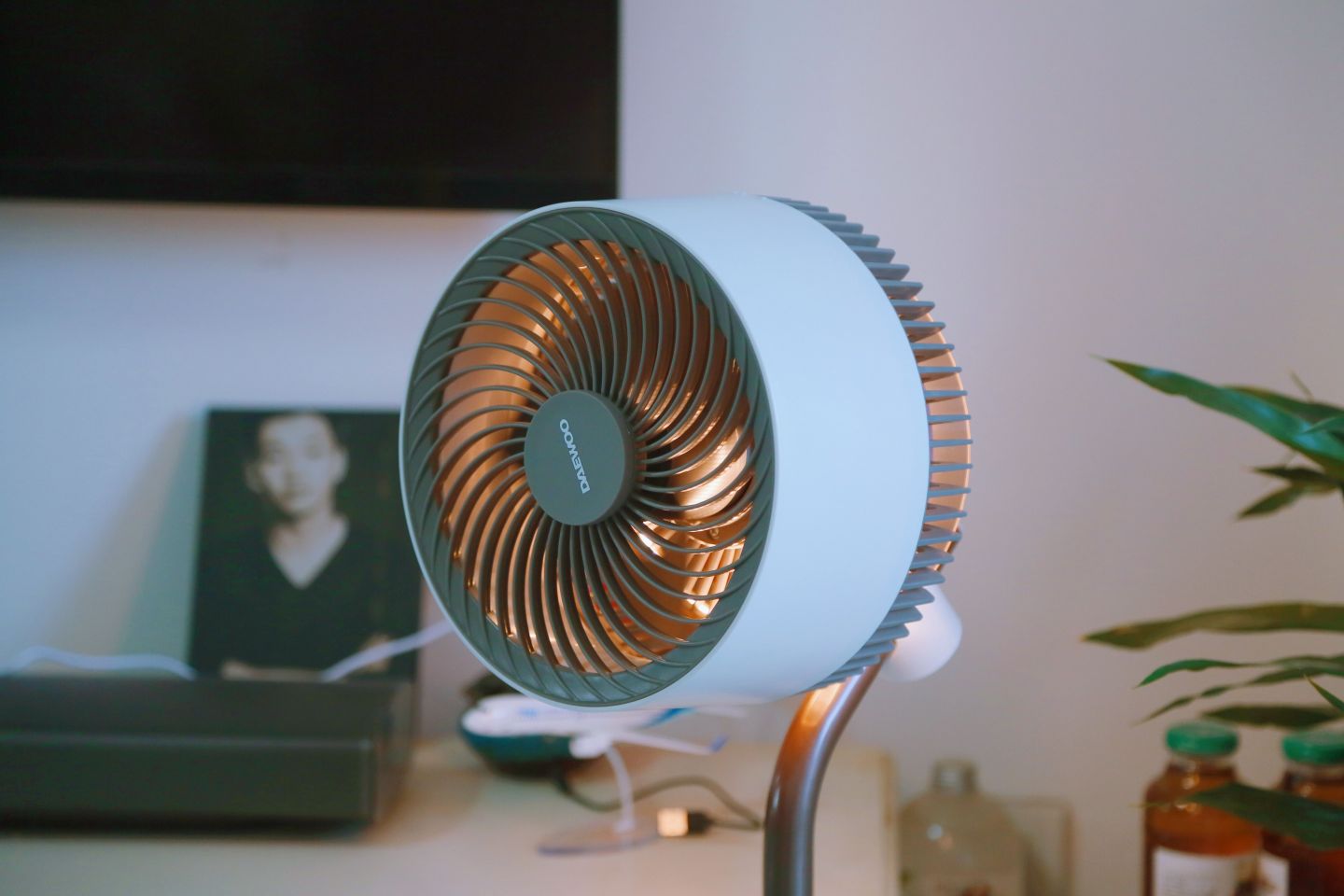 大宇落地灯循环风扇,改善室内微气候