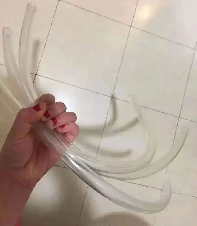 女孩 50cm管子插入体内，遭1.7亿人围观：病态欲望，害惨了多少人？