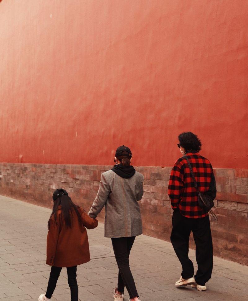 李承铉|李承铉官宣戚薇生啦！公开孕期Vlog超爆笑！Lucky初见弟弟反应太萌