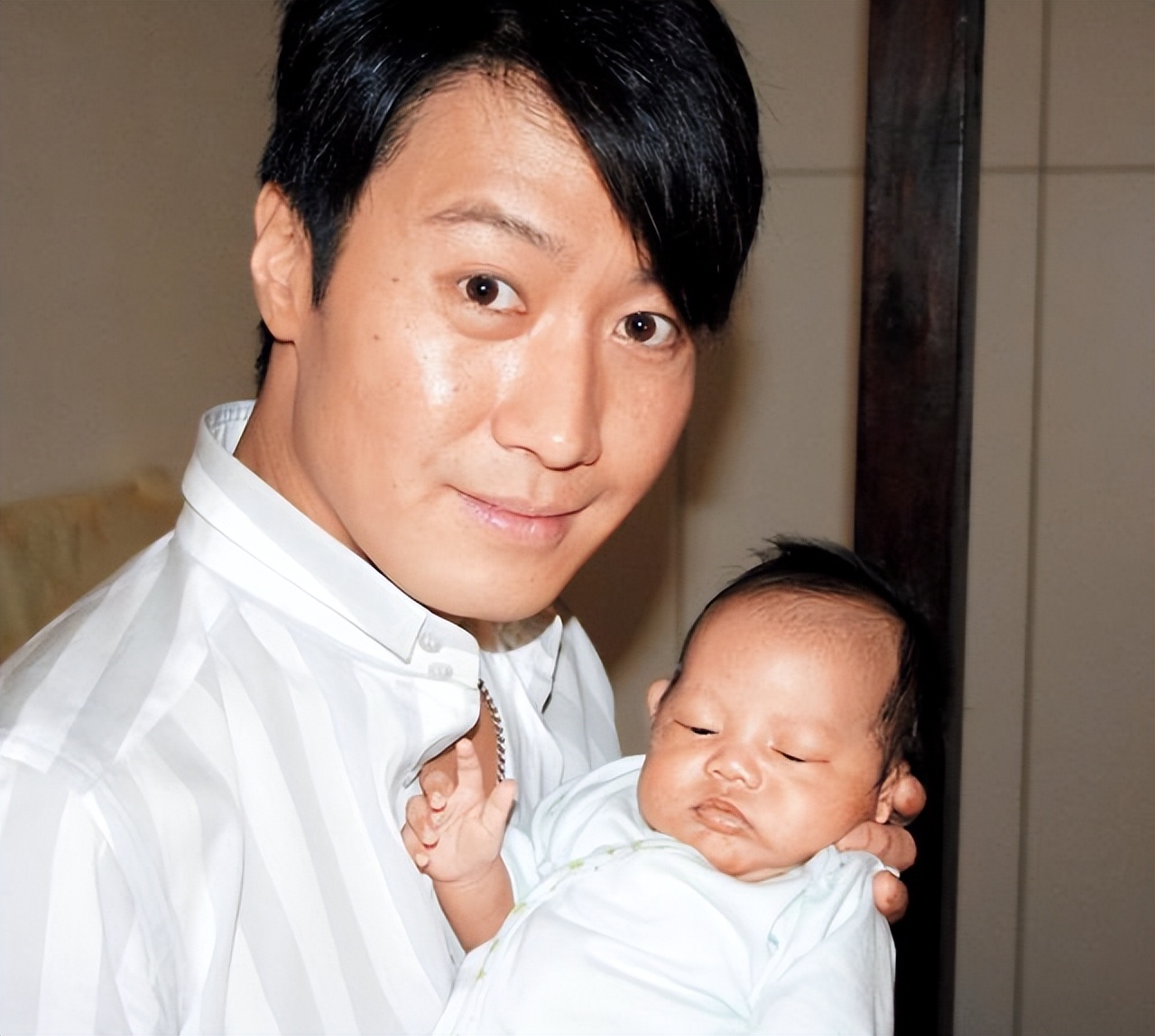 友情越位,恋人未满,1997年的黎明和李嘉欣,是多少人的意难平?