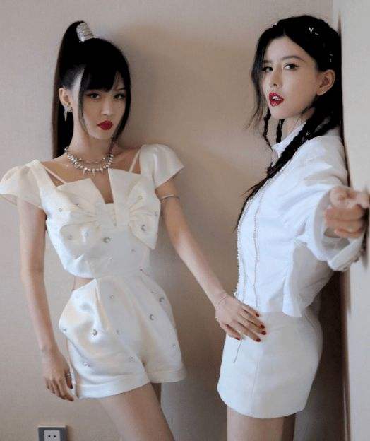 王力宏|王力宏愚人节公开示爱后秒删，前任还在打官司，新欢直接上位？