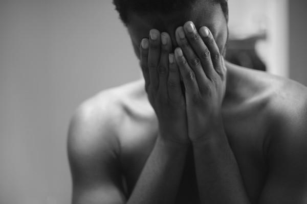 印度23岁男子被4女绑架,遭到长达12小时的虐待