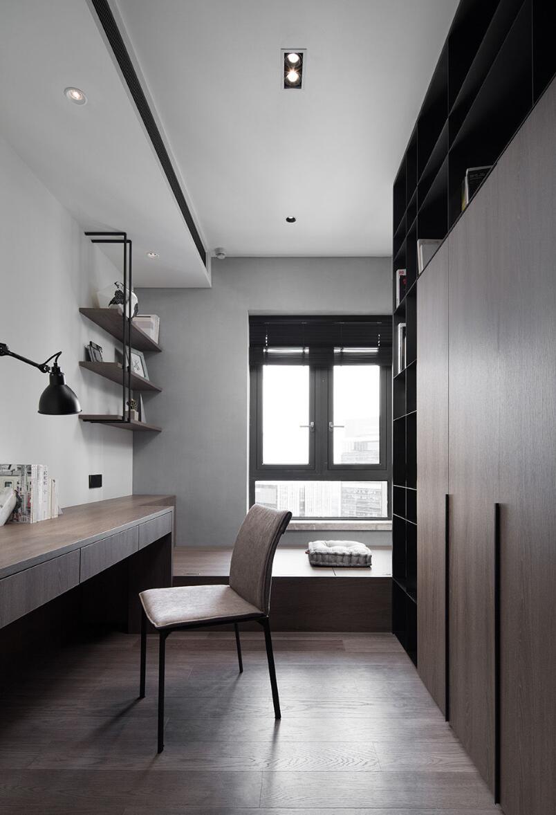 客厅开间小，电视墙不能做柜子？看她77㎡新家，一进门就超酷！