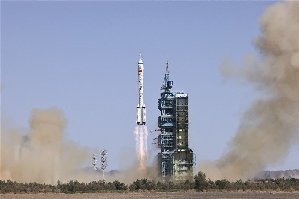 贺神舟十四发射成功