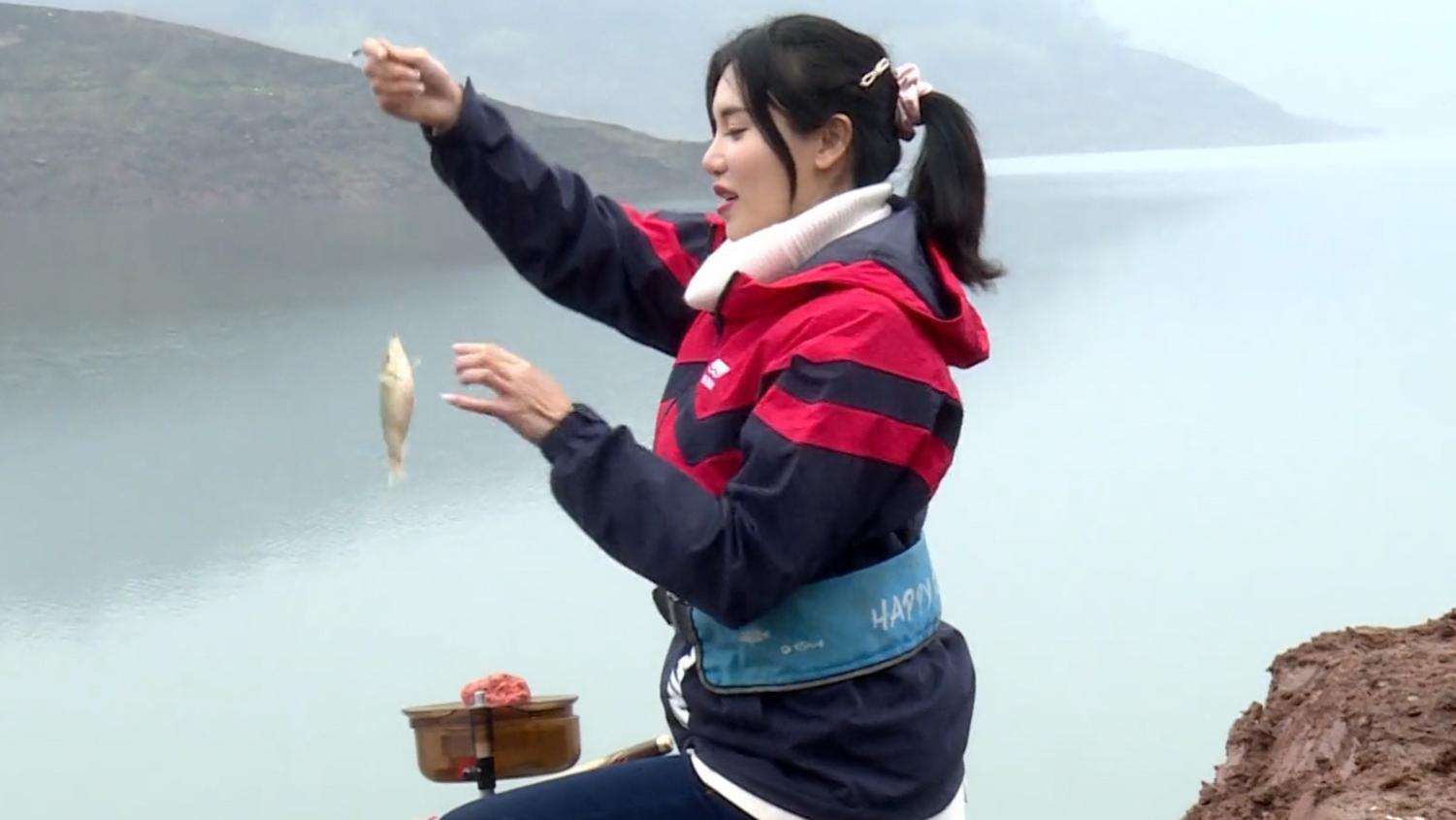 鲫鱼|冬天钓鲫鱼的开饵技巧，4个要领让你的鱼饵效果倍增